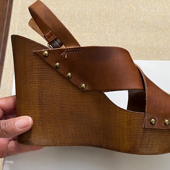 ❤️Aldo Celaria White Wedge Sandals - Picture 13 of 16